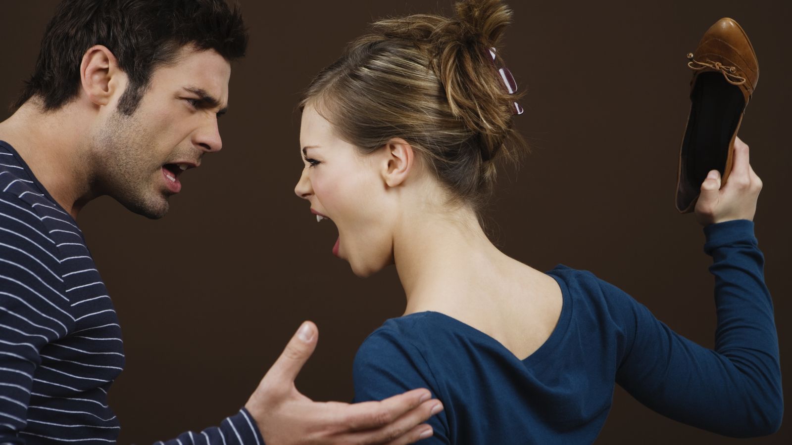 Imagen de una pareja discutiendo por celos