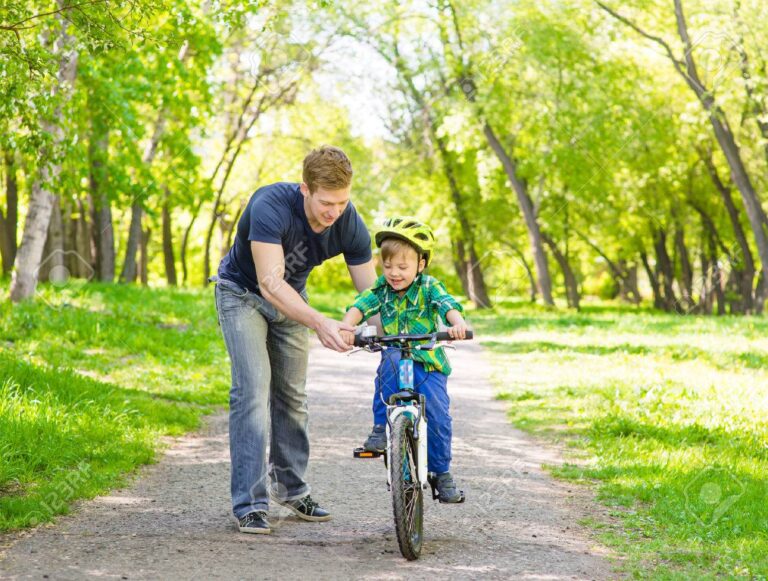 Qué quiere decir padre no es el que engendra sino el que cría