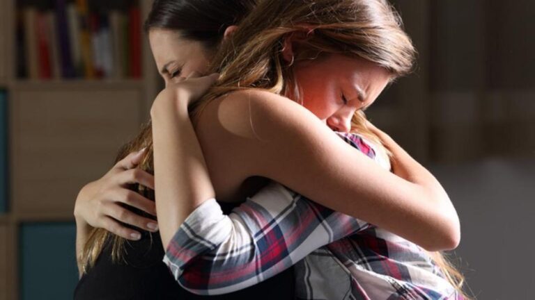 Cómo Dar el Pésame: Frases de Consuelo para tu Prima 8 Cómo Dar el Pésame: Frases de Consuelo para tu Prima