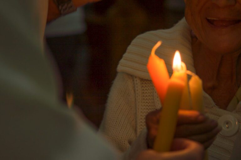 Cómo honrar la memoria de una madre muerta 9 Cómo honrar la memoria de una madre muerta