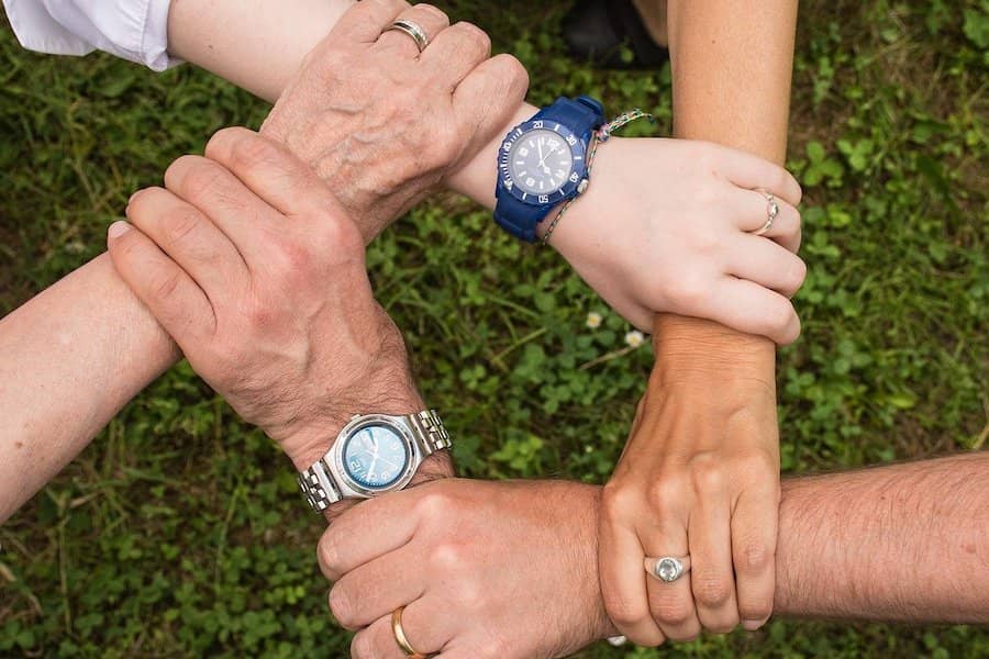 Qué es Día Mundial de la lucha contra el Cáncer 2 Familia apoyando a paciente con cáncer