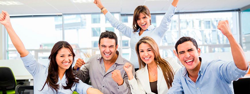 Cómo decirle a un hombre que es muy Trabajador 2 Hombres trabajando en equipo con entusiasmo