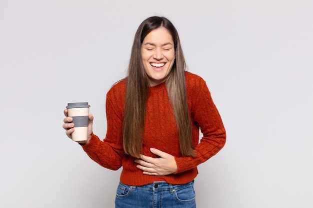 Persona riendo a carcajadas